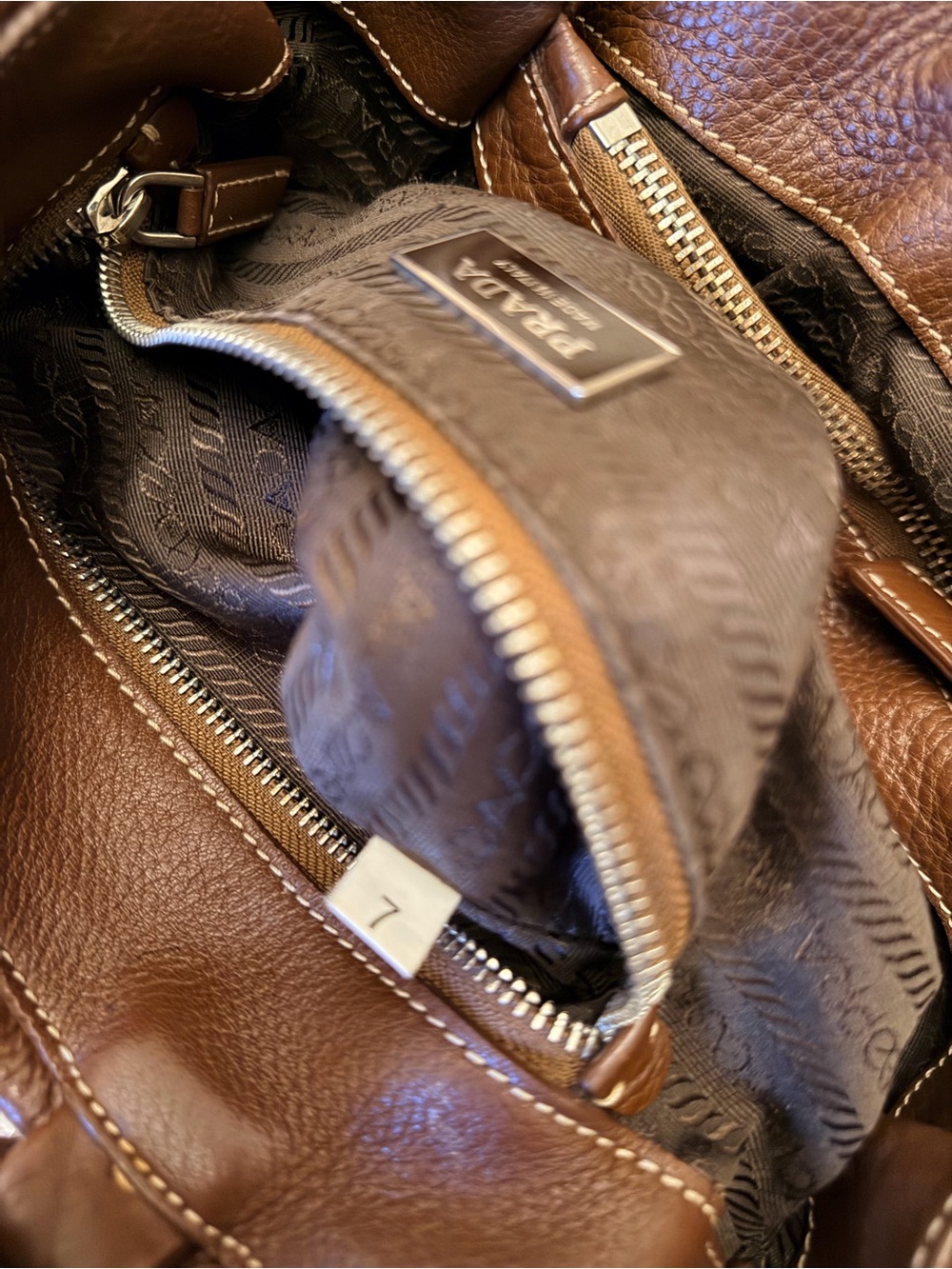 Gorgeous & Unique PRADA - Vitello Daino Buckle Tote Satchel w/authenticity cards - Picture 7 of 16